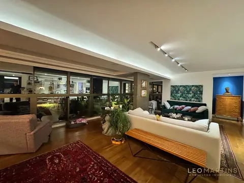 Apartamento de 222 m² com 3 suítes e 3 vagas no Jardim Europa