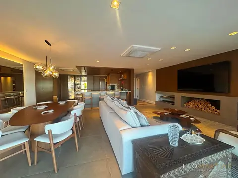 Apartamento garden de 390 m² com piscina e churrasqueira na Zona Sul