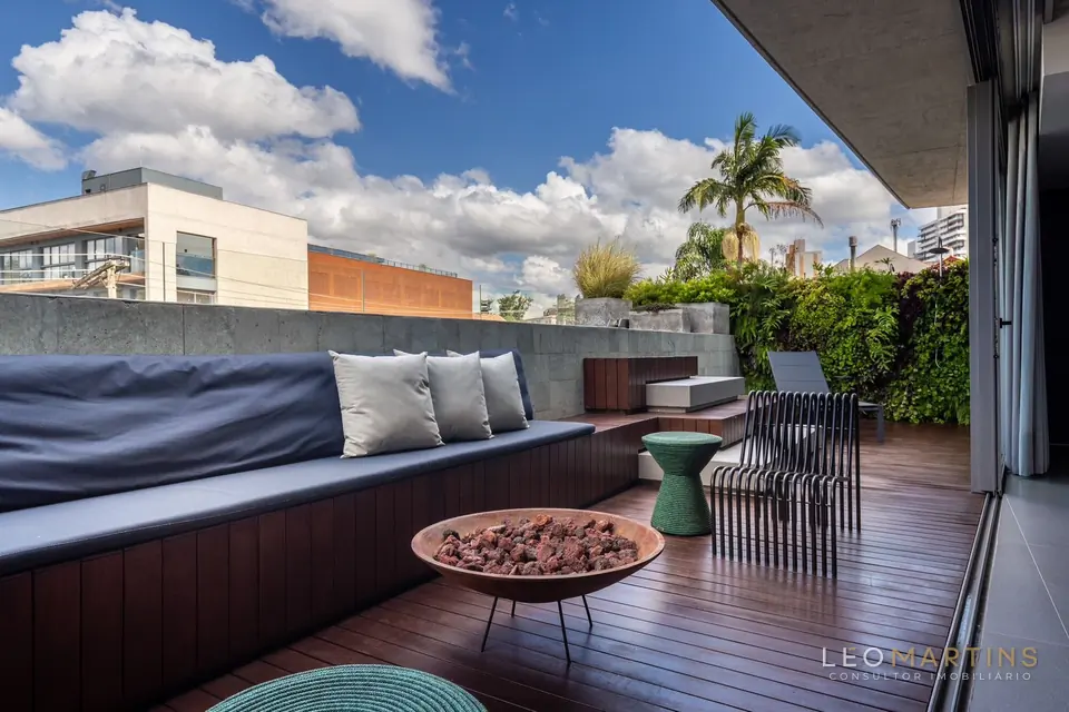 Terraço com deck e estar externo